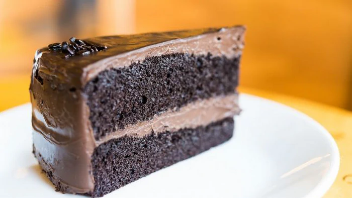 Čokoladna torta v ponvi v 30 minutah: ne potrebujete pečice